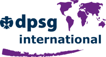Logo DPSG International - Schriftzug, dpsg Lilie und Weltzeichnung